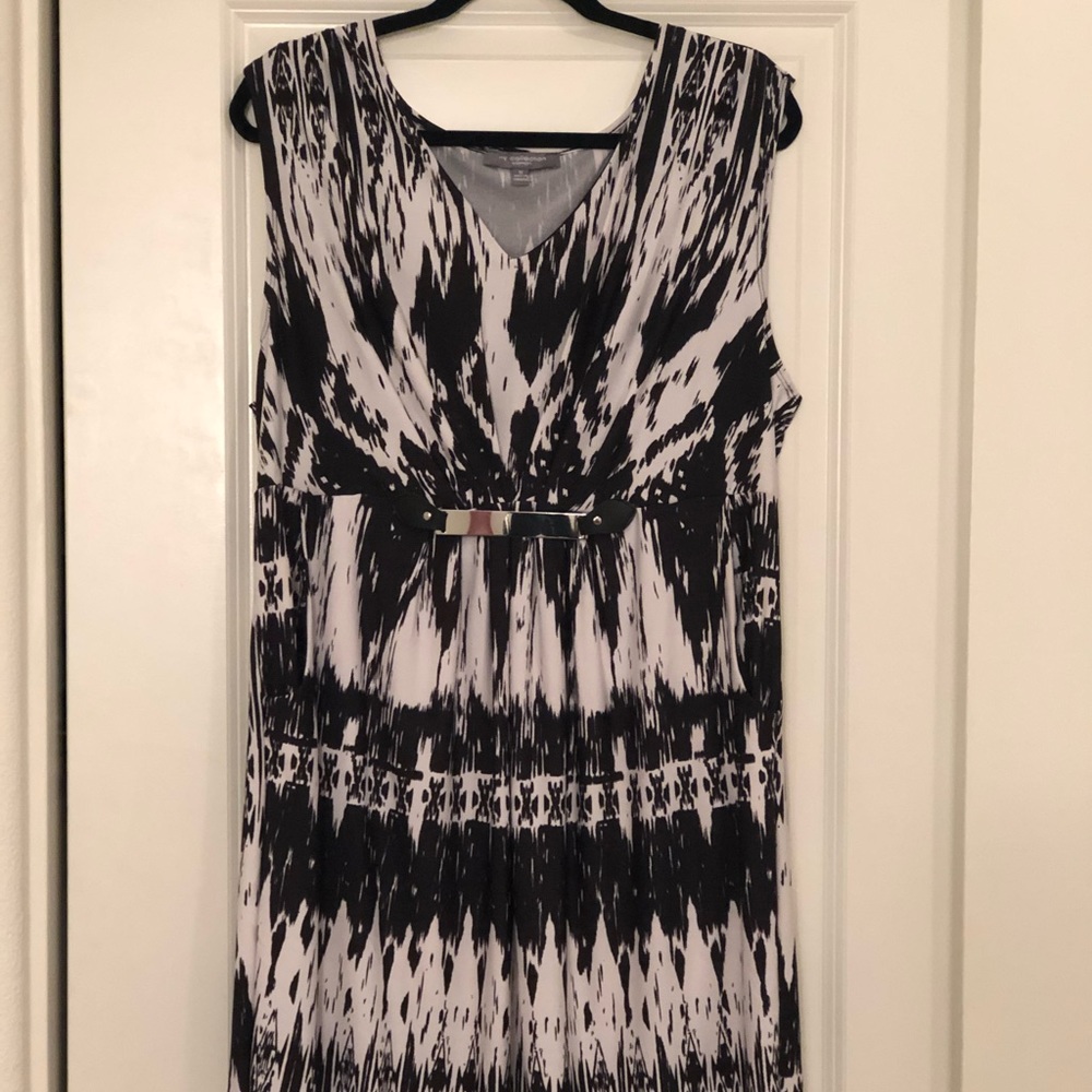 Sleeveless dress.